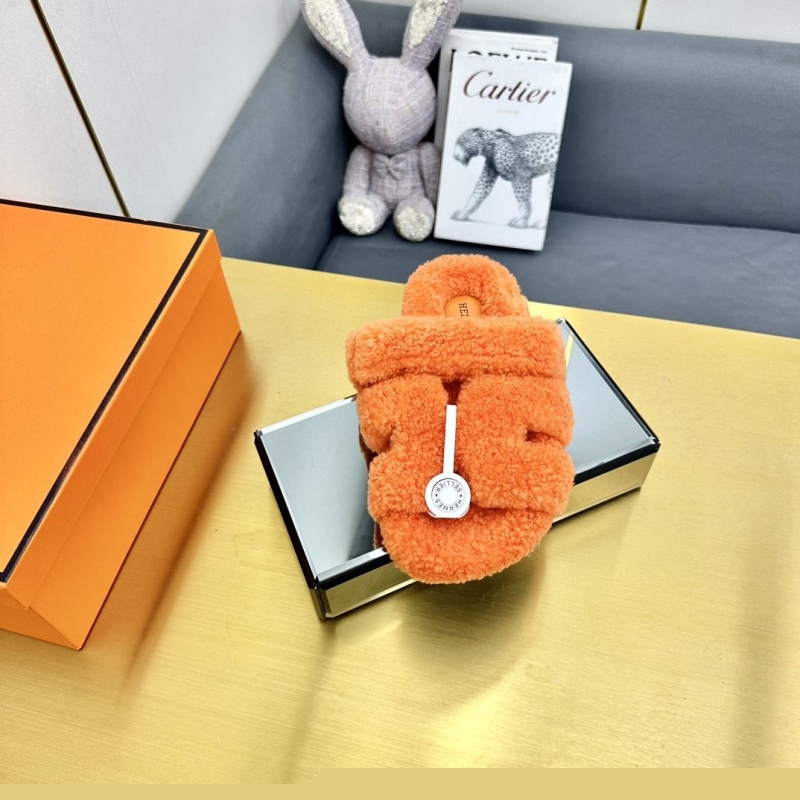 H**mes slippers